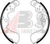 SUZUK 5320060821 Brake Shoe Set